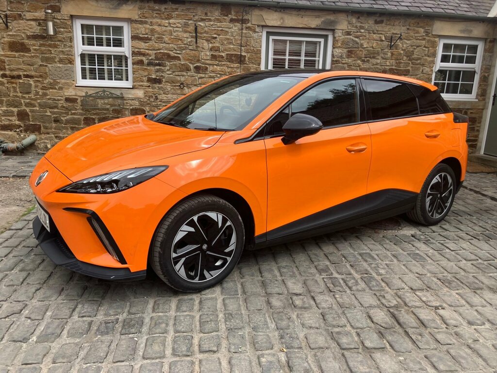 MG MG4 64Kwh Trophy Long Range SM72LDL Orange #2