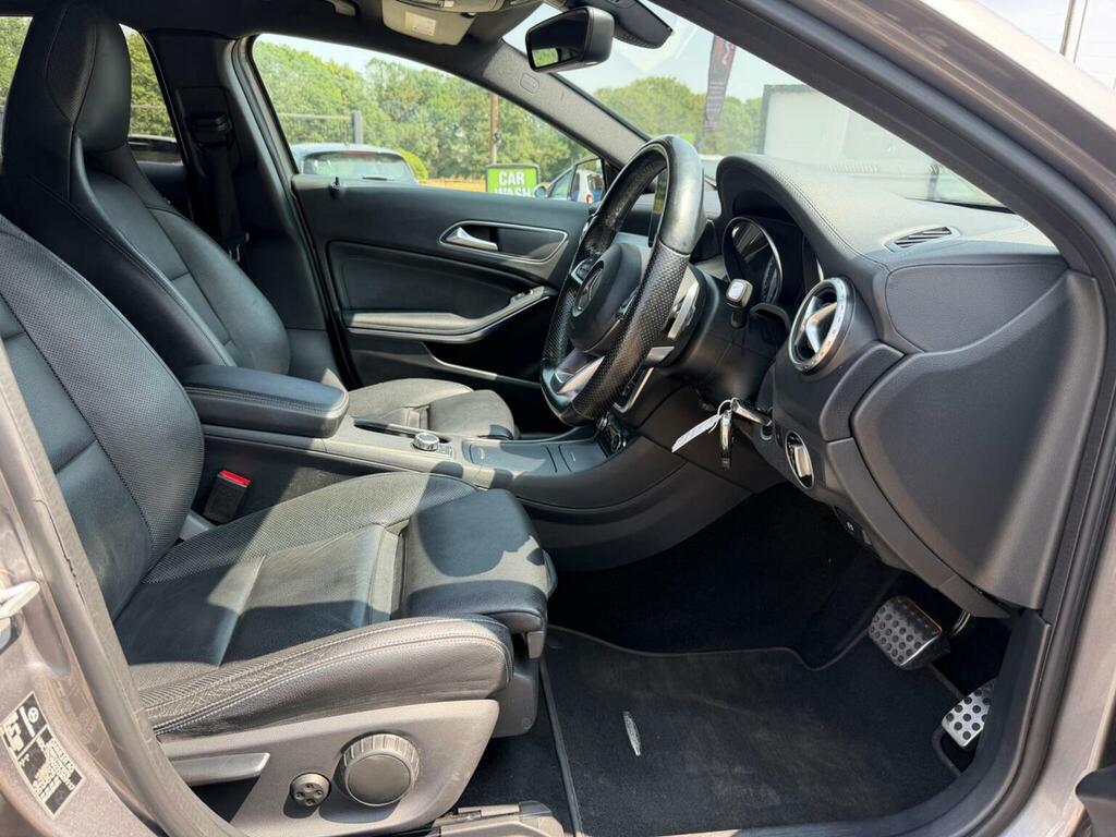 Mercedes-Benz GLA Class Amg Line White #10