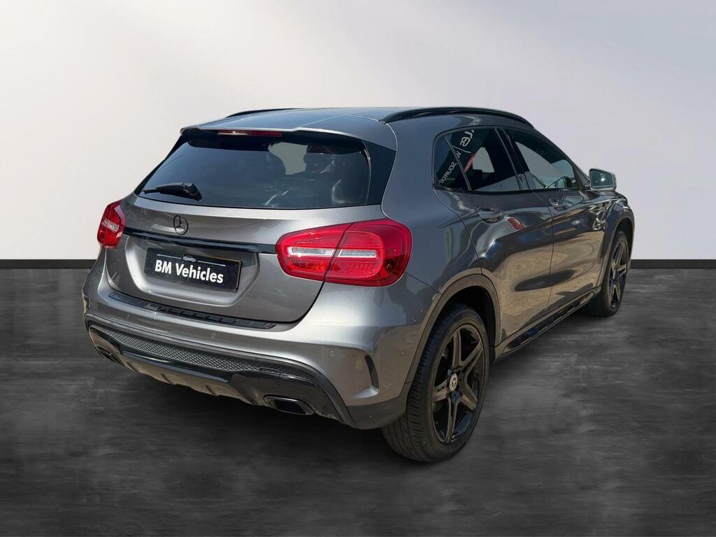 Mercedes-Benz GLA Class Amg Line White #7