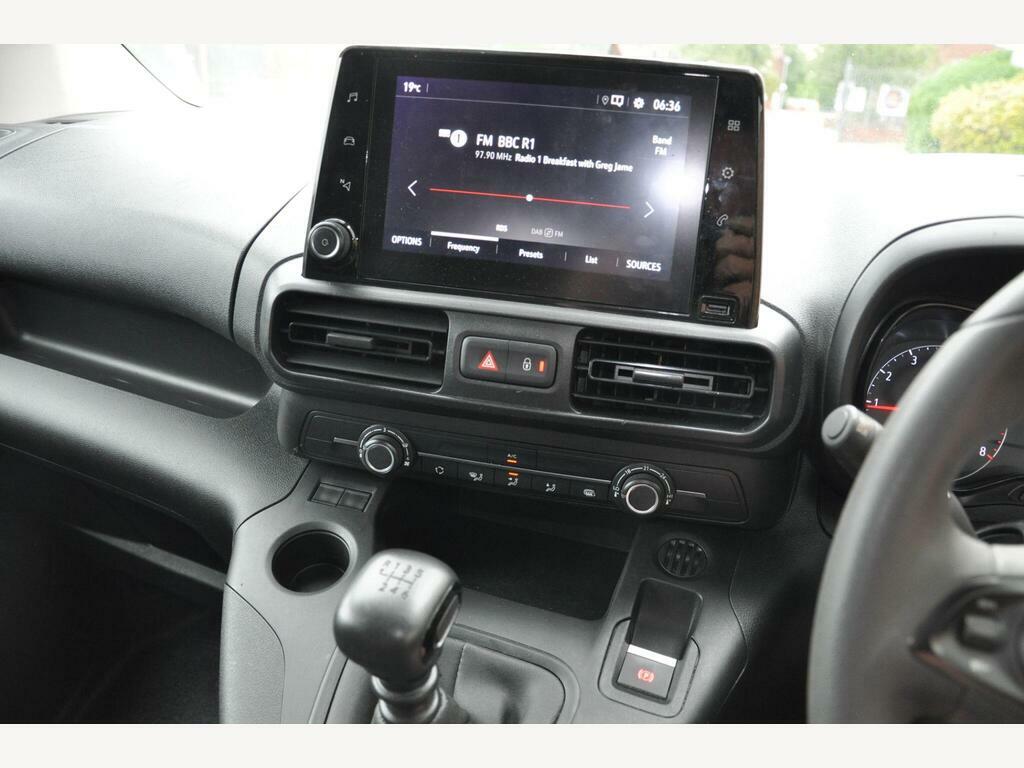 Vauxhall Combo 1.5 Turbo D 2300 Pro L2 H1 Euro 6 S S White #4