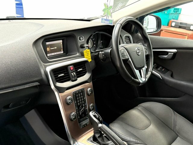 Volvo V40 Cross Country T3 Hatchback Blue #4