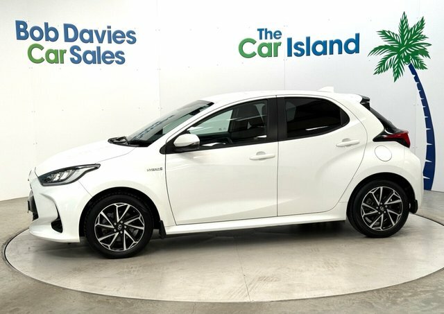 Toyota Yaris Vvt-h Design Hatchback BK21OGC White #5