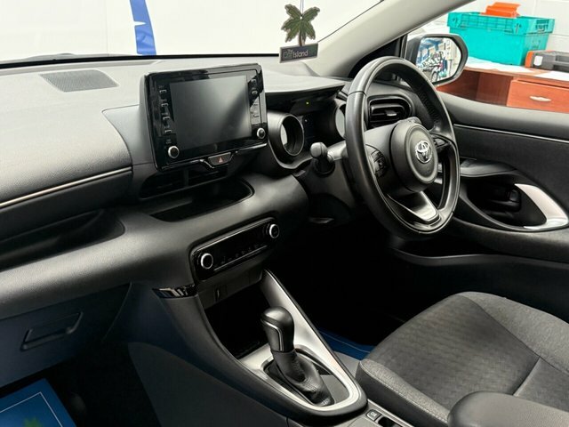 Toyota Yaris Vvt-h Design Hatchback BK21OGC White #4