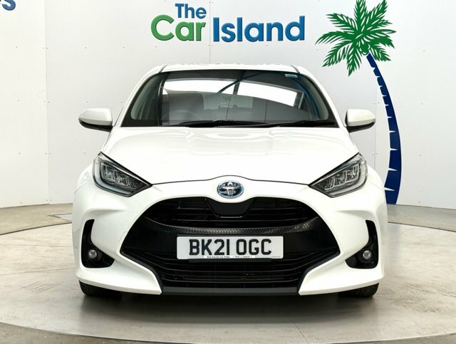 Toyota Yaris Vvt-h Design Hatchback BK21OGC White #2