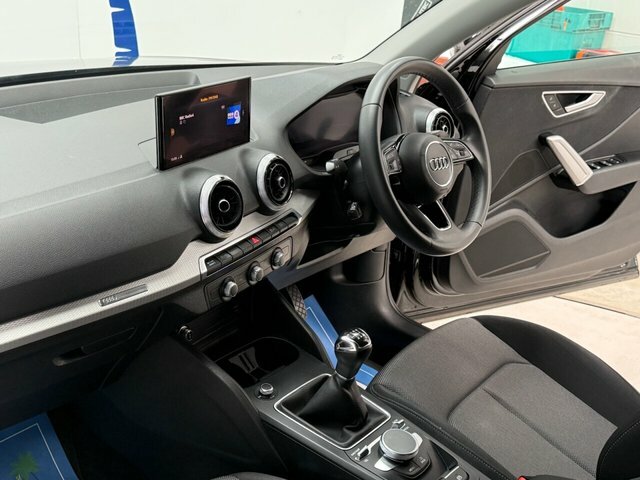 Audi Q2 Tfsi 30 Sport Suv Black #4