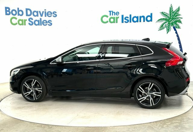Volvo V40 T3 R-design Edition Hatchback Black #4