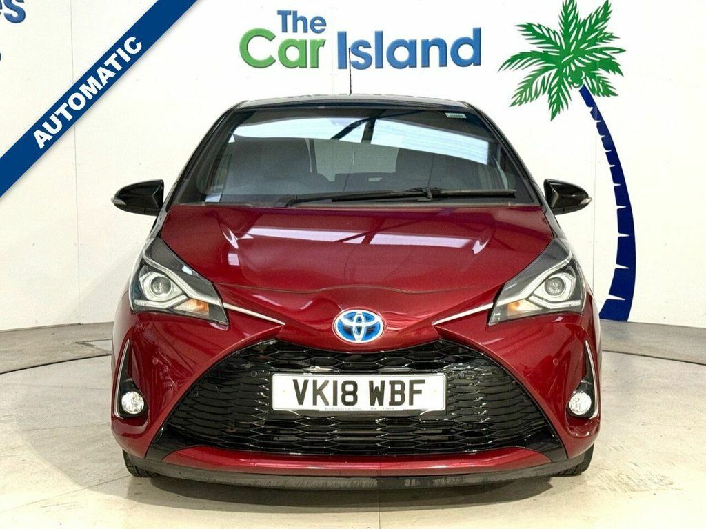 Toyota Yaris Vvt-h Grey Bi-tone Hatchback Red