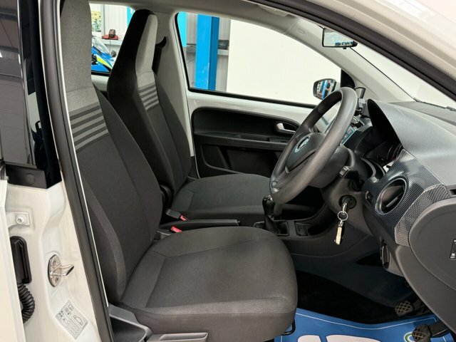 Volkswagen Up E-up Facelift 2 82Ps Bev Hatchback Blue #17