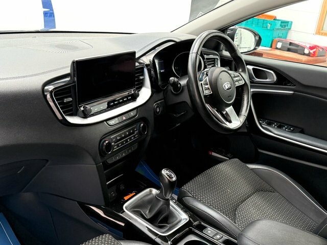 Kia Xceed T-gdi 3 Suv Black #4