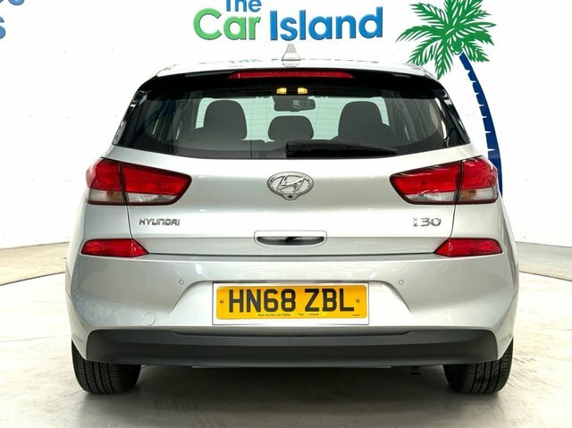 Hyundai I30 Hatchback White #7
