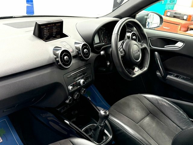 Audi A1 Tfsi Cod Black Edition Black #4