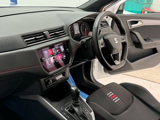 Seat Arona Tsi Gpf Fr Suv White #4