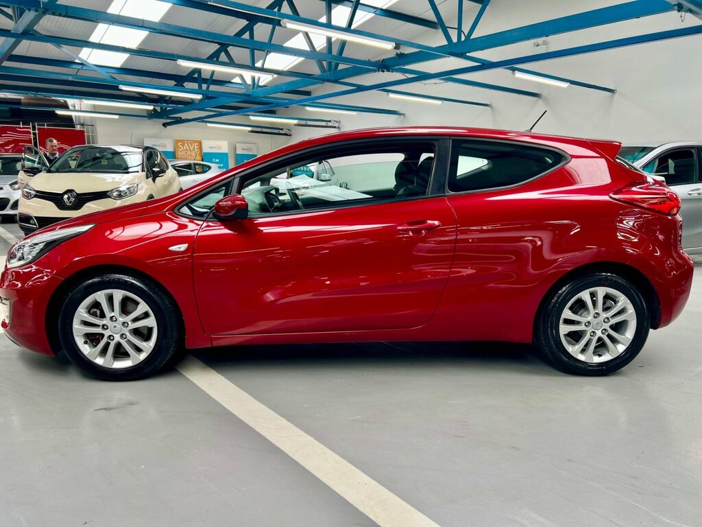 Kia Proceed 1.4 Vr7 Euro 5 Red #3