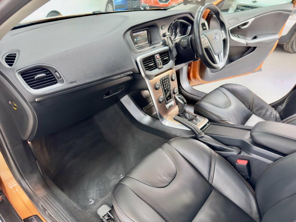 Volvo V40 Cross Country Se Red #24