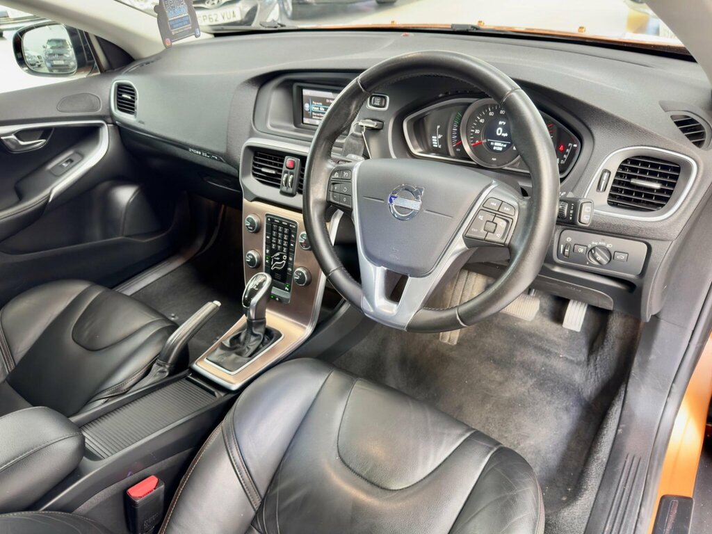 Volvo V40 Cross Country Se Red #21