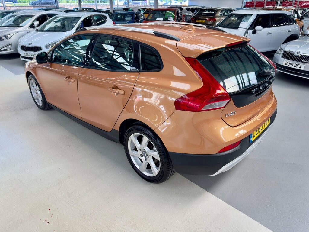 Volvo V40 Cross Country Se Red #7