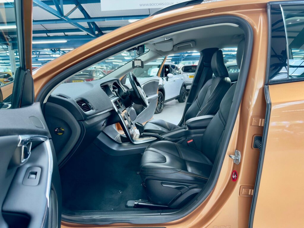 Volvo V40 Cross Country Se Red #25