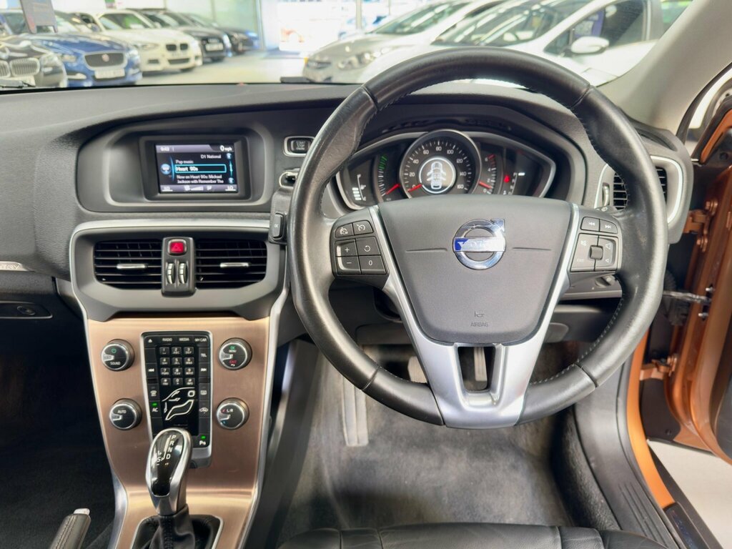 Volvo V40 Cross Country Se Red #28