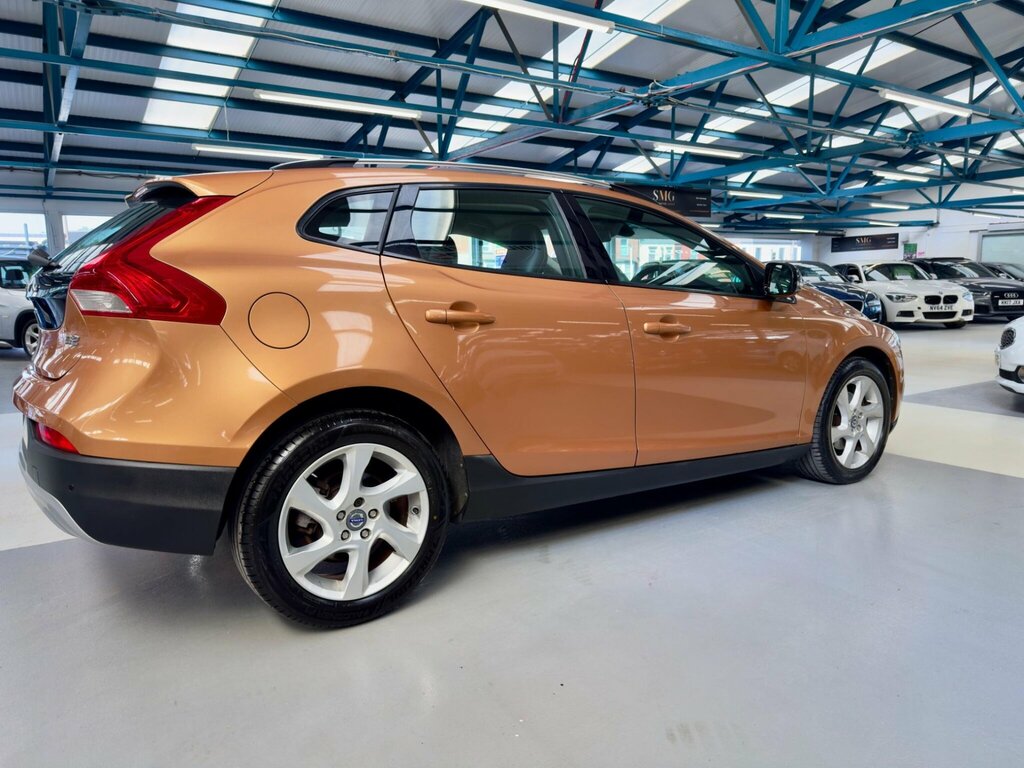 Volvo V40 Cross Country Se Red #13