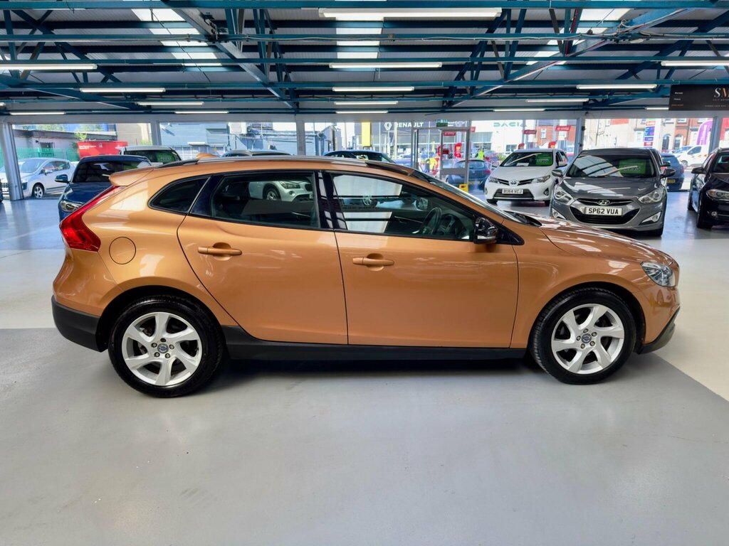 Volvo V40 Cross Country Se Red #12