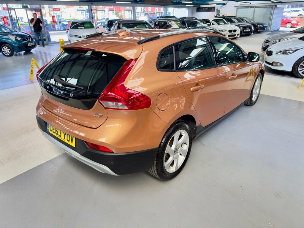 Volvo V40 Cross Country Se Red #10