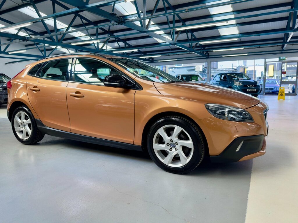 Volvo V40 Cross Country Se Red #11