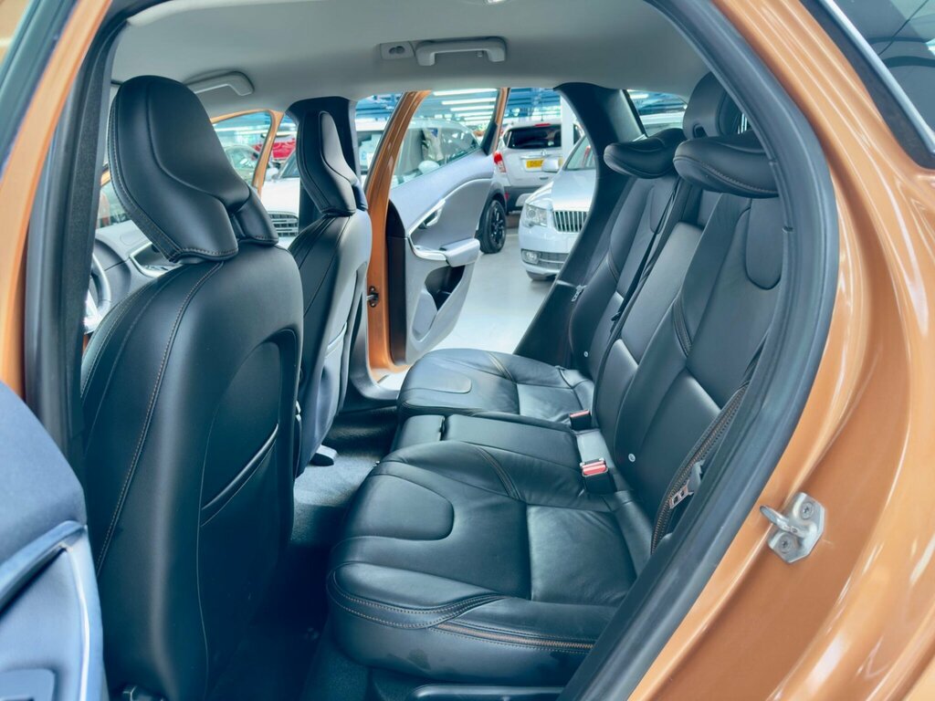 Volvo V40 Cross Country Se Red #33