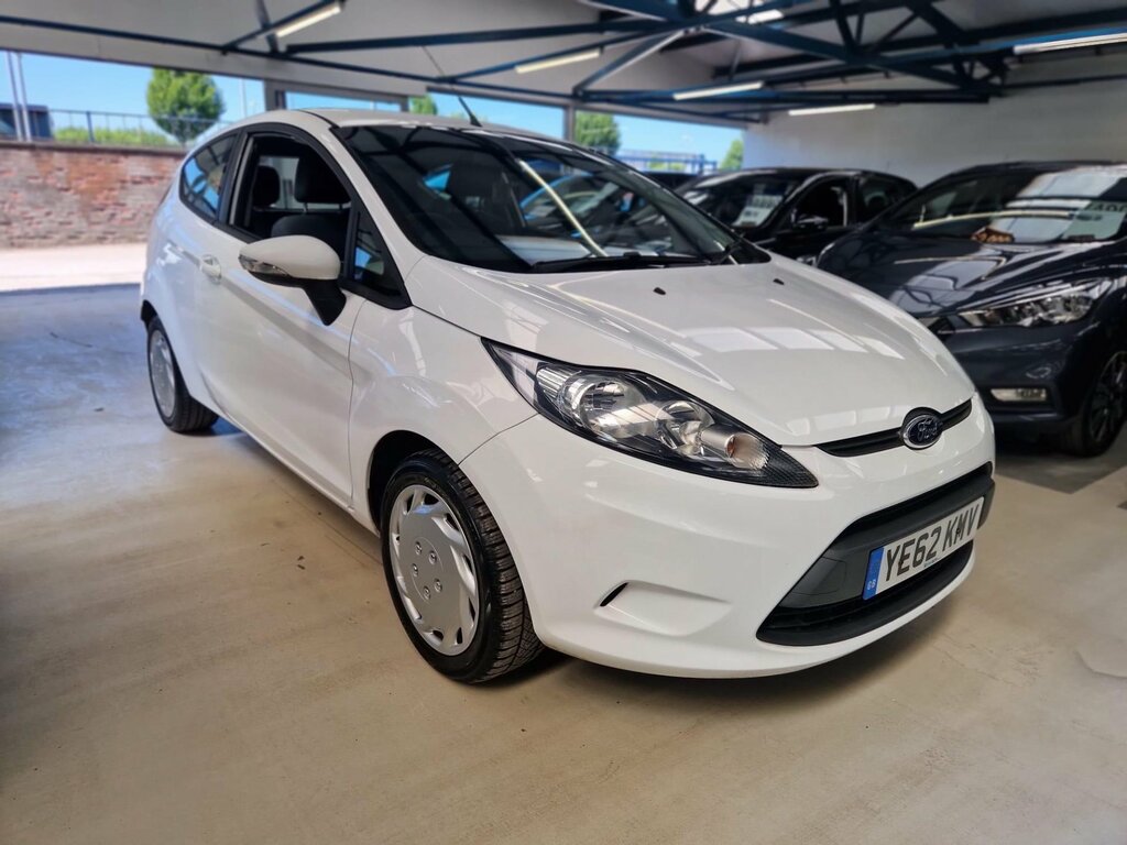 Ford Fiesta 1.25 Edge White #2