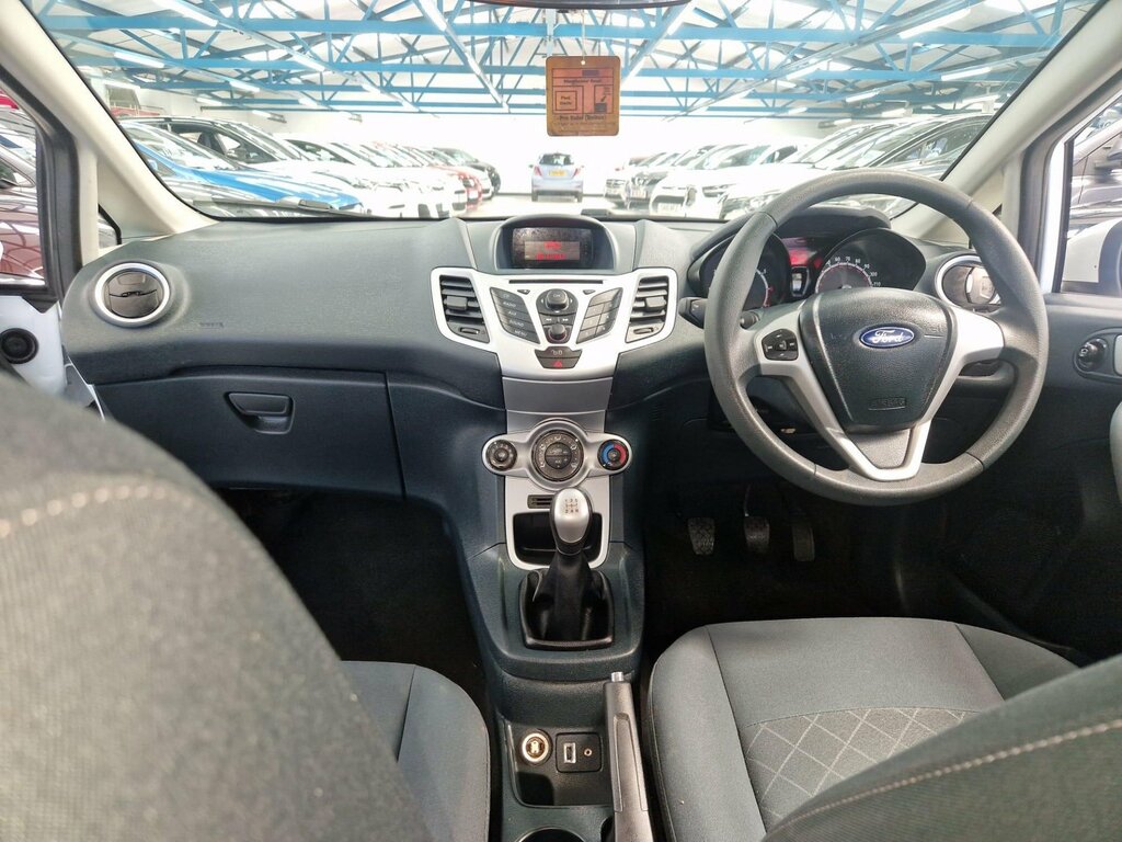 Ford Fiesta Zetec Black #16