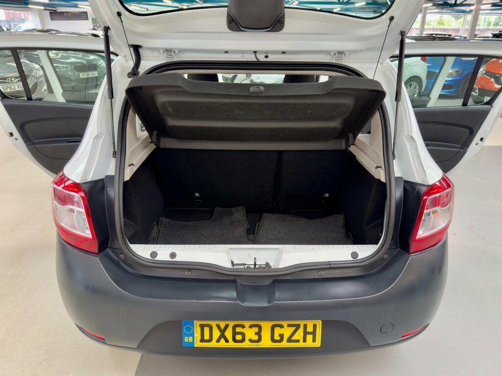 Dacia Sandero Ambiance White #33