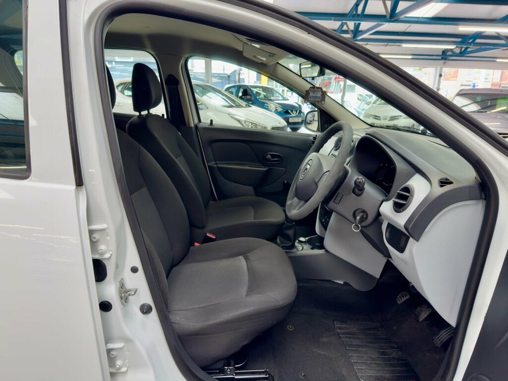 Dacia Sandero Ambiance White #23