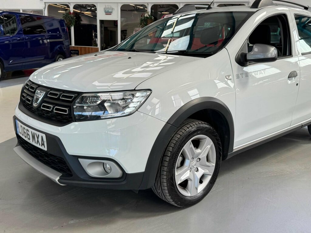 Dacia Sandero Stepway  White #10