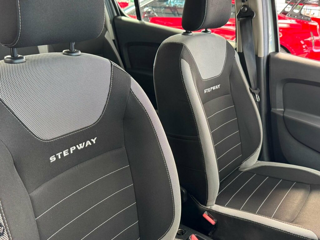 Dacia Sandero Stepway  White #25