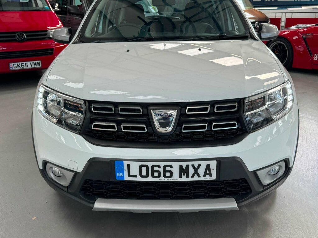 Dacia Sandero Stepway  White #8
