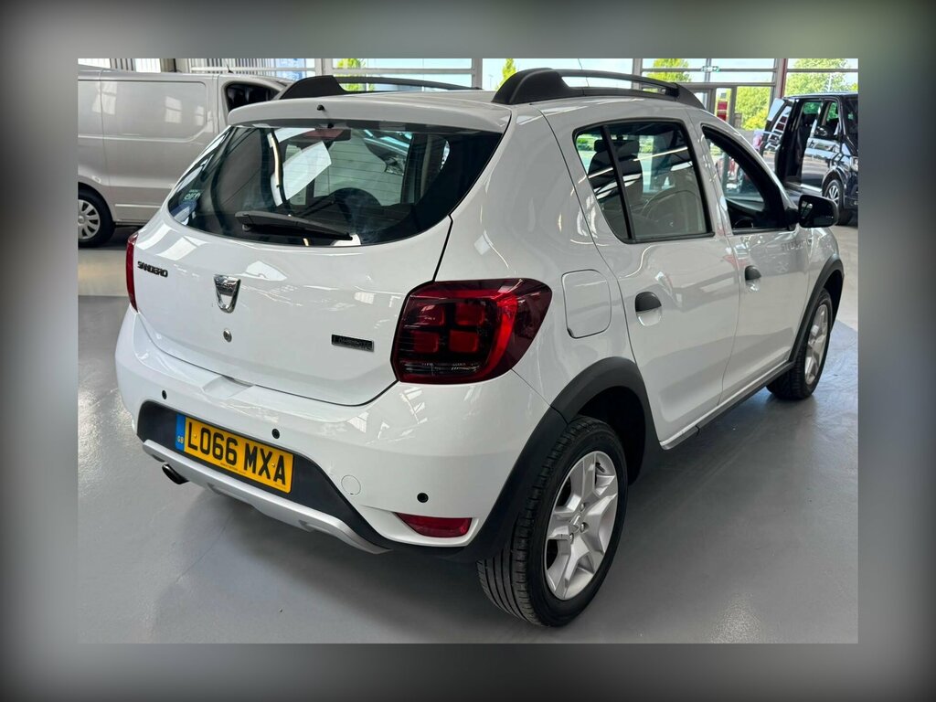 Dacia Sandero Stepway  White #20