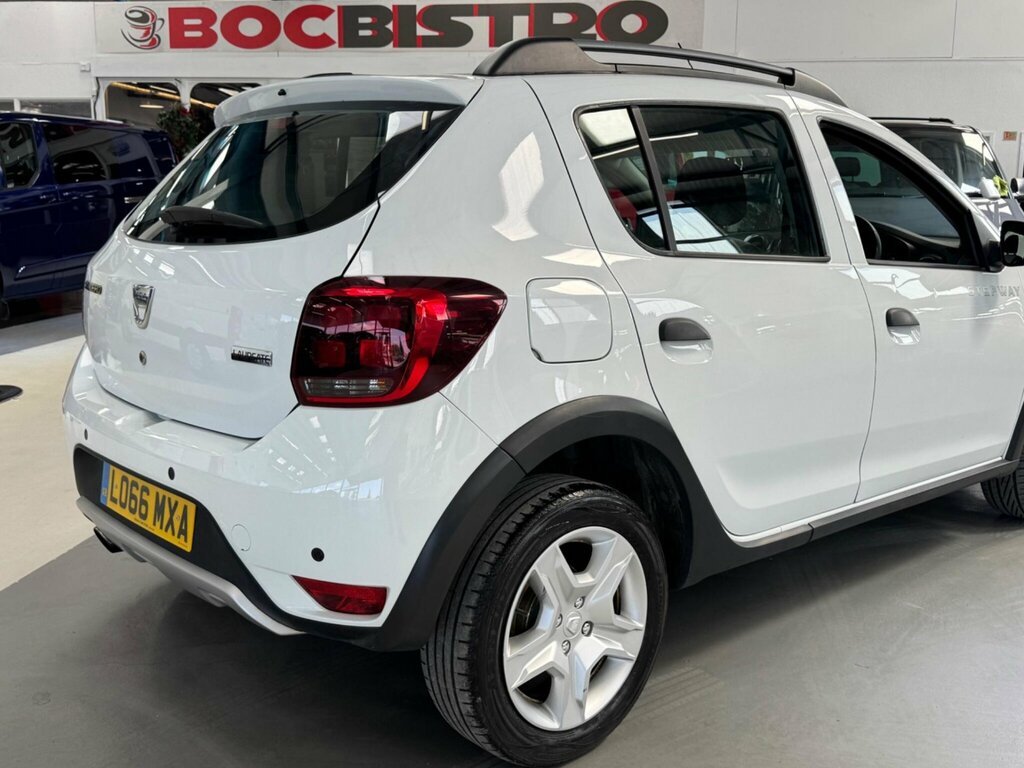Dacia Sandero Stepway  White #19