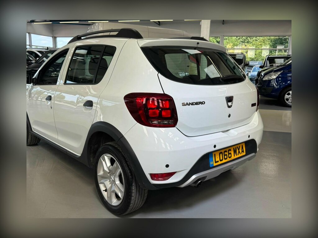 Dacia Sandero Stepway  White #13