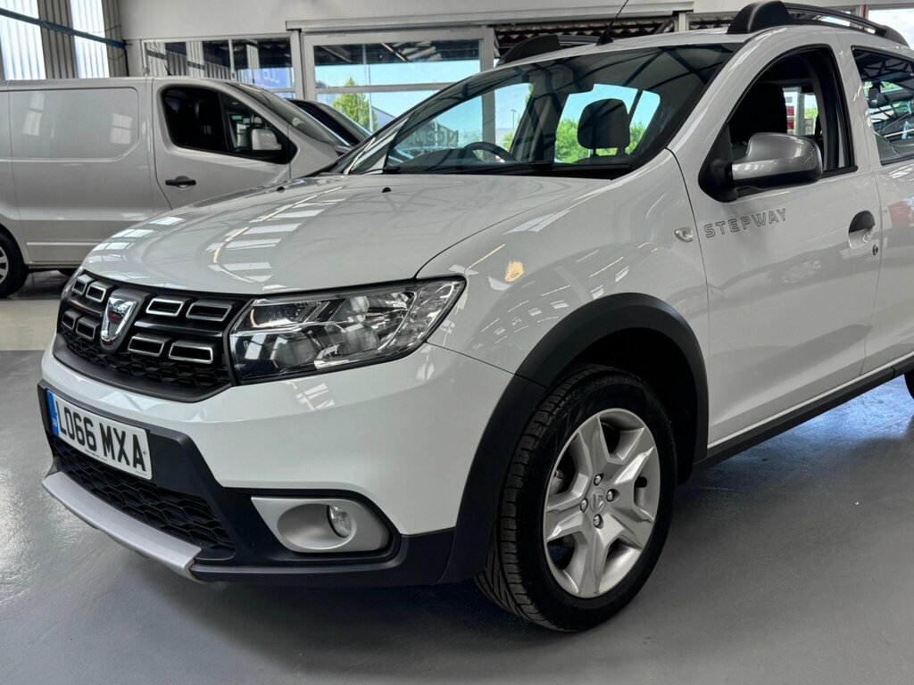 Dacia Sandero Stepway  White #9