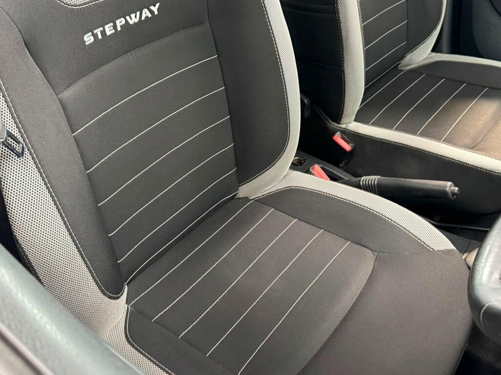 Dacia Sandero Stepway  White #29