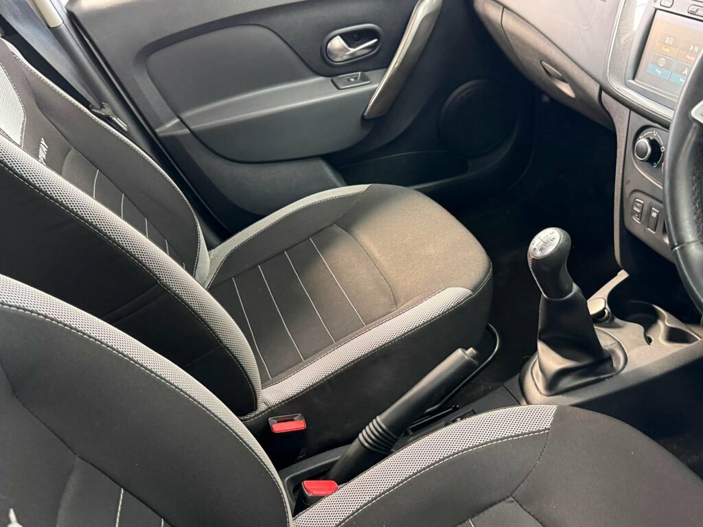 Dacia Sandero Stepway  White #45