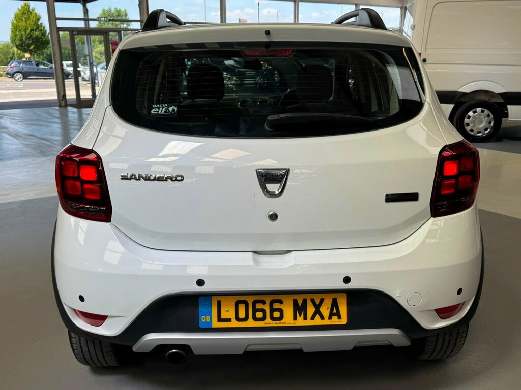 Dacia Sandero Stepway  White #18