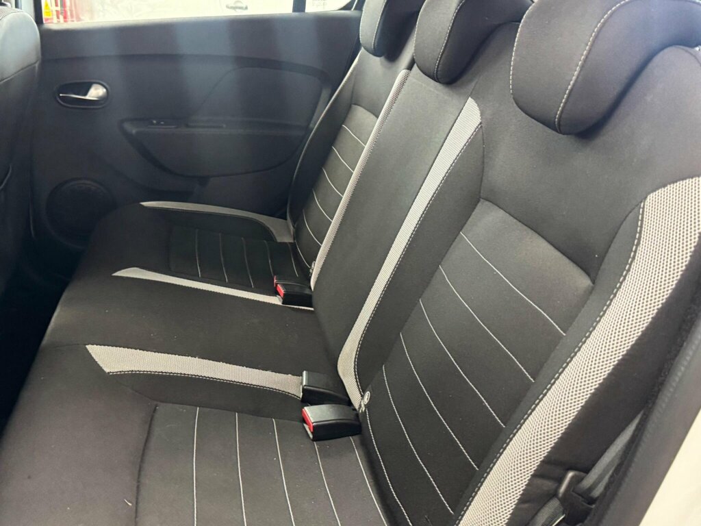 Dacia Sandero Stepway  White #26