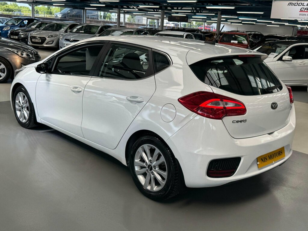 Kia Ceed 1.6 Crdi 2 Euro 6 Ss White #2