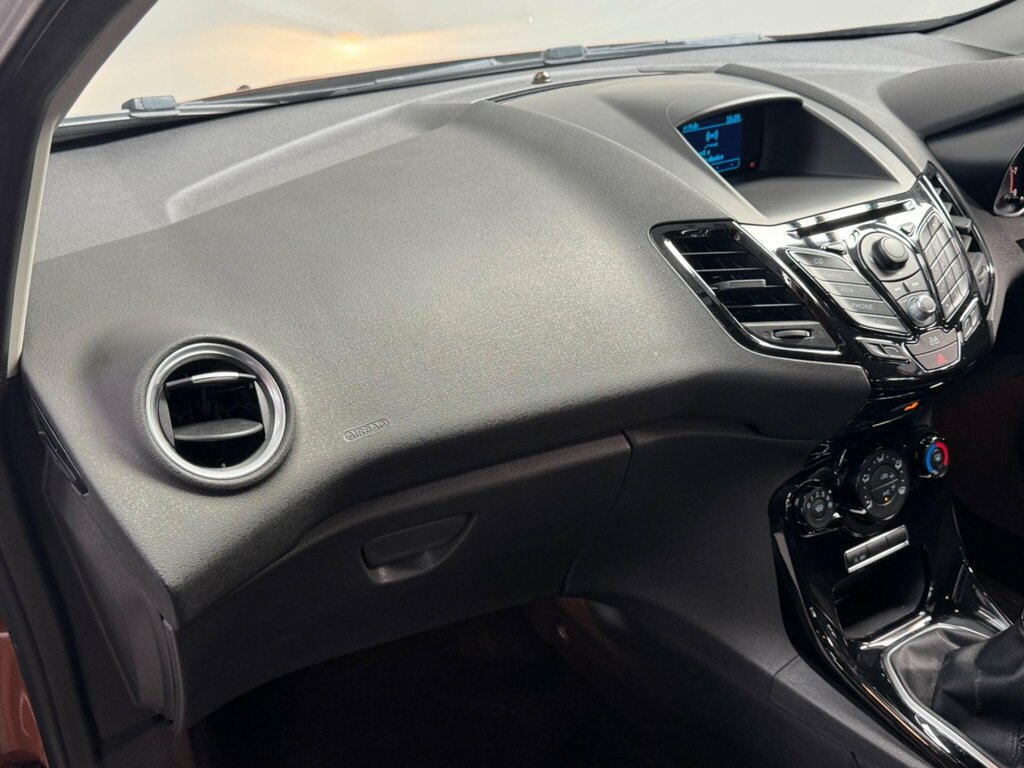 Ford Fiesta Titanium #37