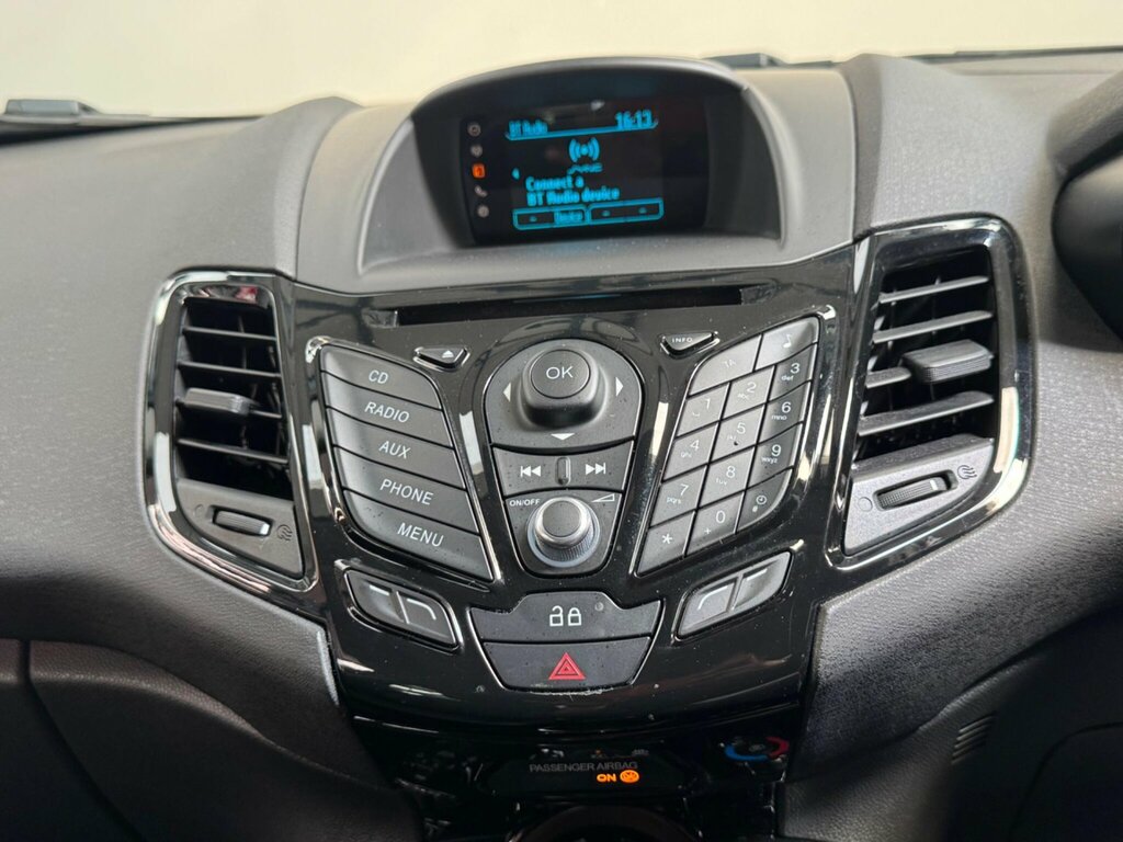 Ford Fiesta Titanium #38