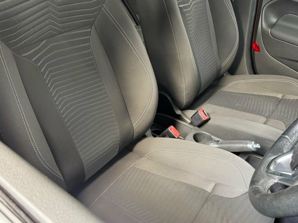Ford Fiesta Titanium #25