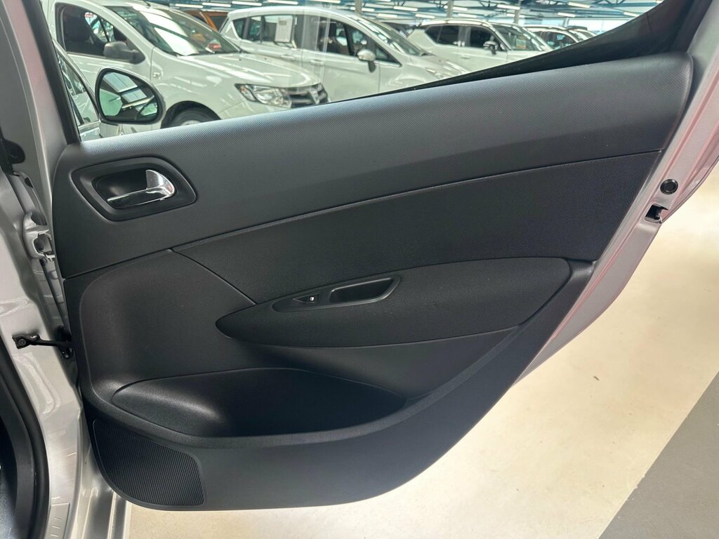 Peugeot 308 Hdi Active Black #30