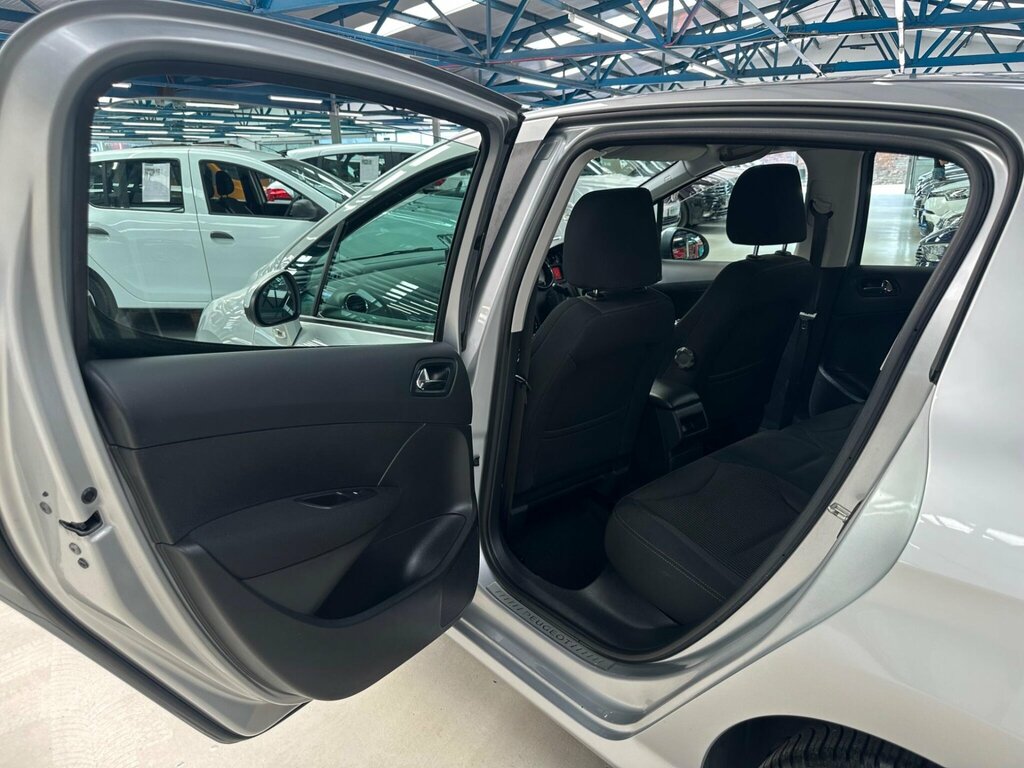 Peugeot 308 Hdi Active Black #38