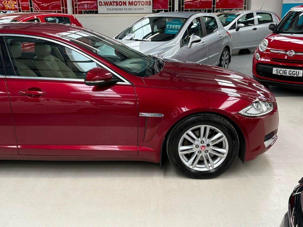 Jaguar XF Portfolio Black #31