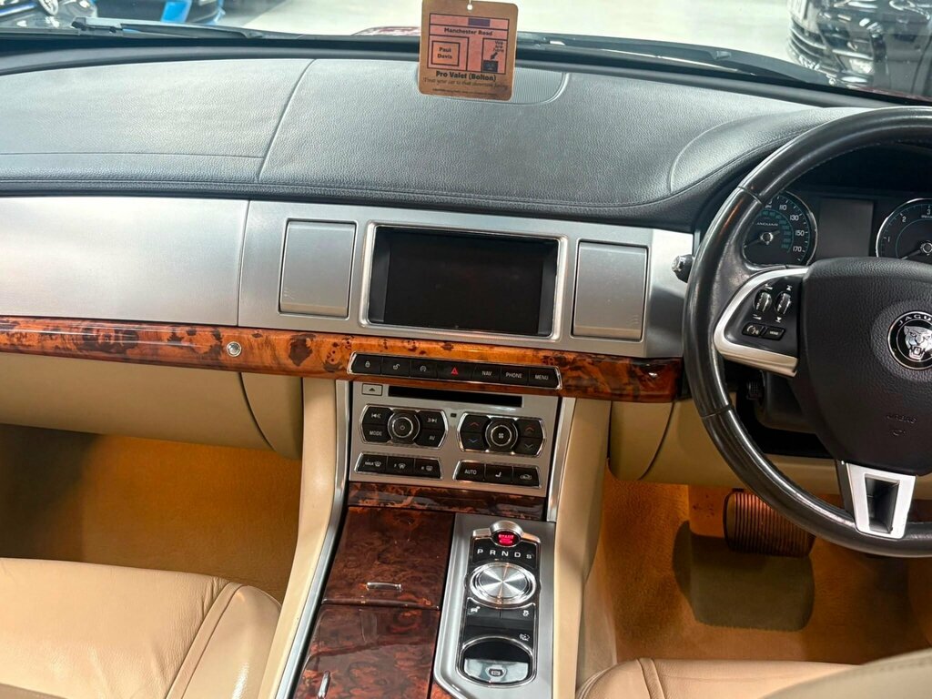 Jaguar XF Portfolio Black #45